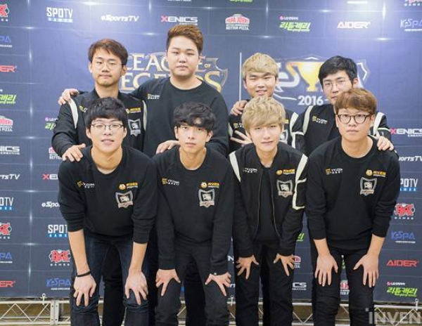 颁奖托盘展 颁奖托盘展