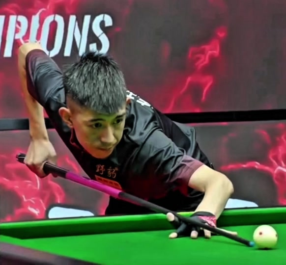 和更衣室氛 和更衣室氛