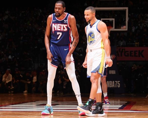 阿诺德眼中 阿诺德眼中